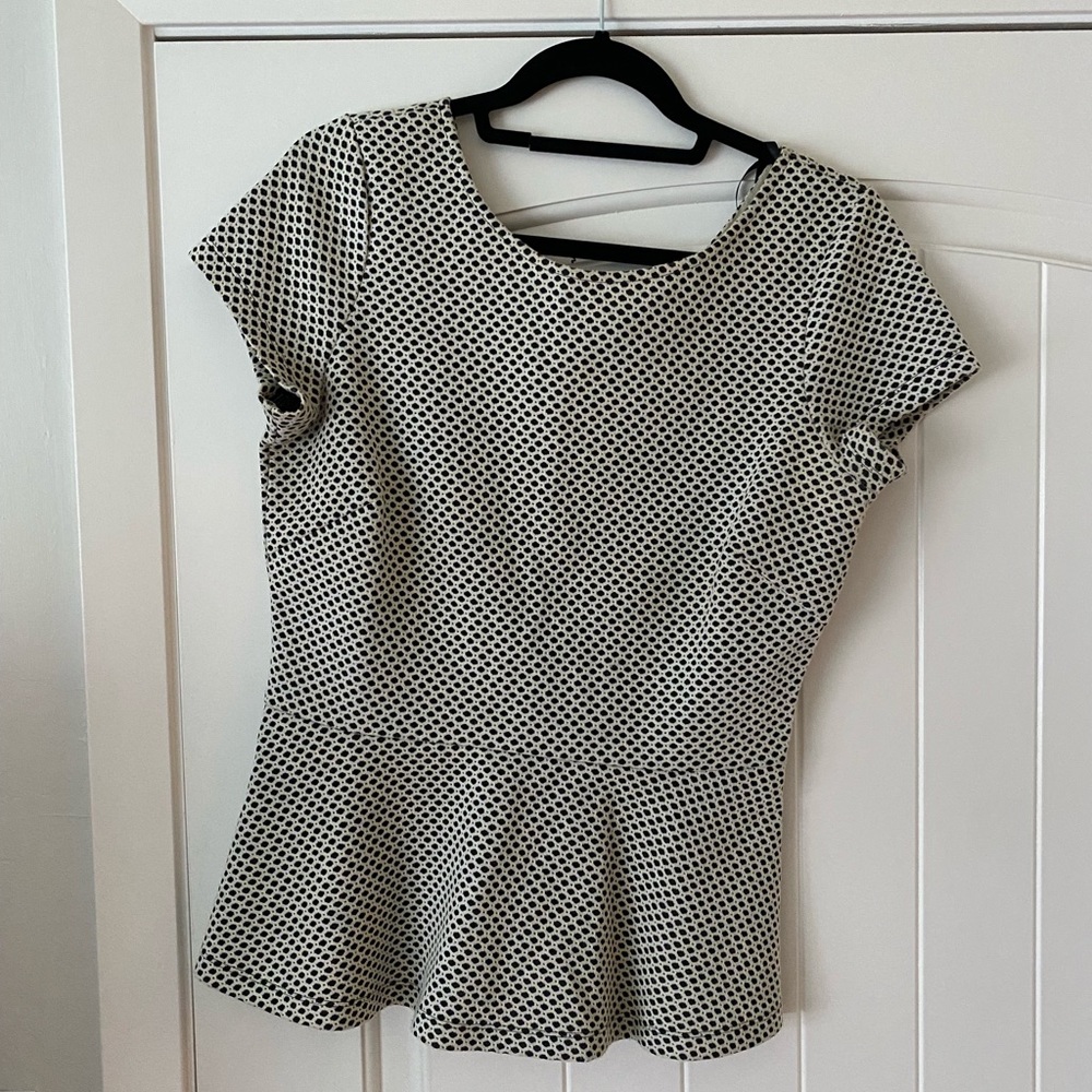 B+W BANANA REPUBLIC PEPLUM BLOUSE